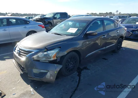 2015 Nissan Altima 2.5 S z USA, uszkodzony, nr VIN 1N4AL3AP9FC113063